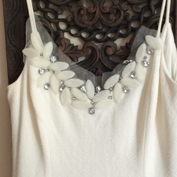 Dress. - Picture 2 of 7